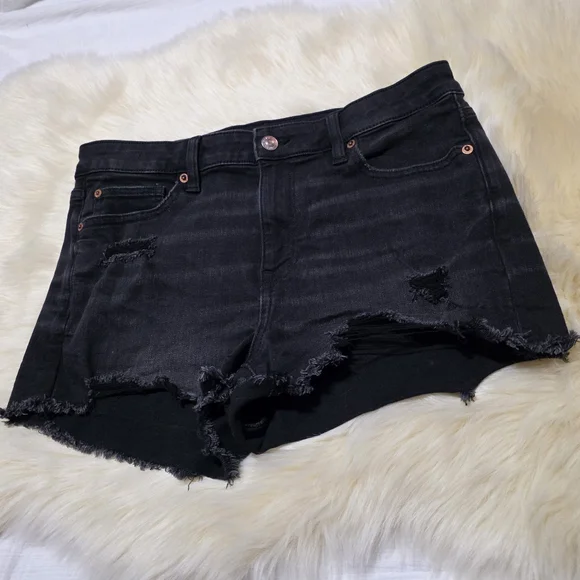 American Eagle Hi-Rise Shortie Black Distressed Denim Shorts Women's Size 10 - Picture 2 of 9